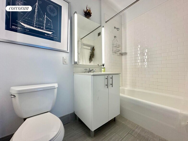 Building Photo - 46-10 Center Blvd