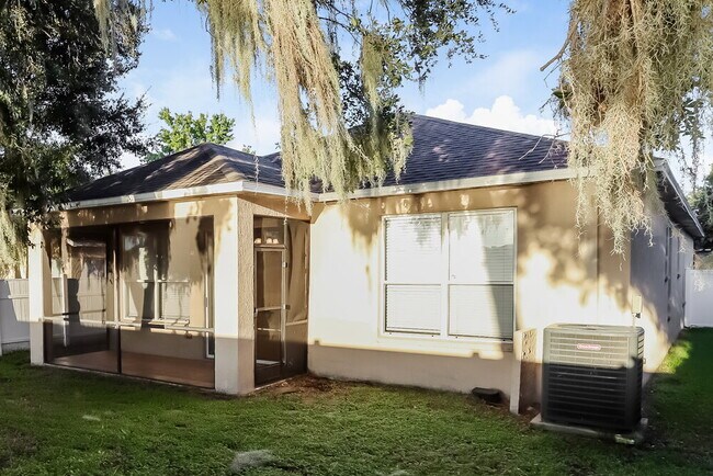 Building Photo - 8549 Deer Chase Dr