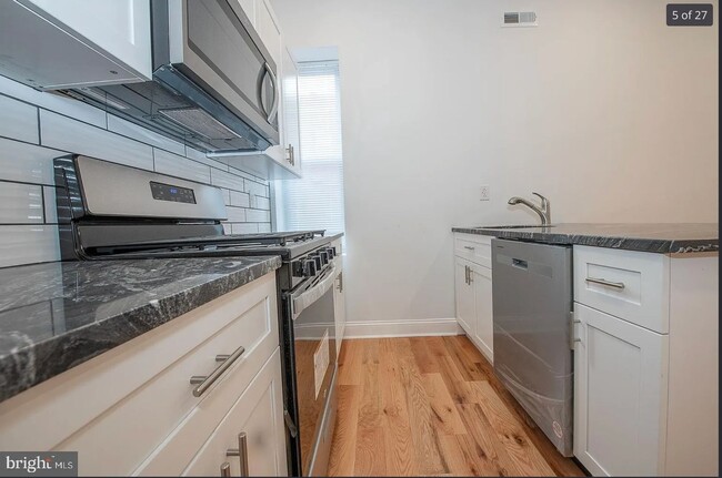 Building Photo - Charming 2BR Duplex in West Philadelphia