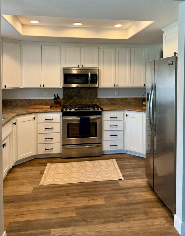 Building Photo - 10692 Braverman Dr