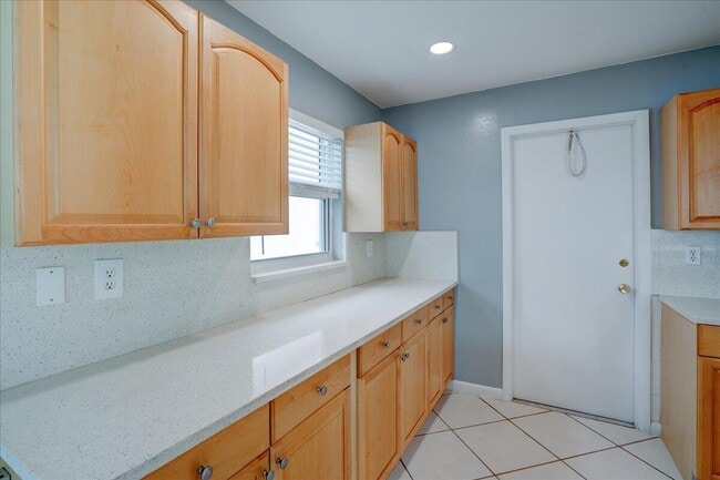 Building Photo - 2086 SW 12th Ave