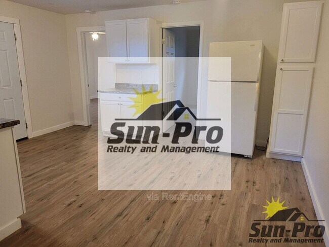 Building Photo - 708 Georgia St