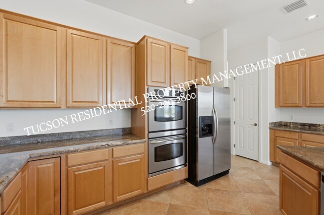 Building Photo - 13245 N Booming Dr