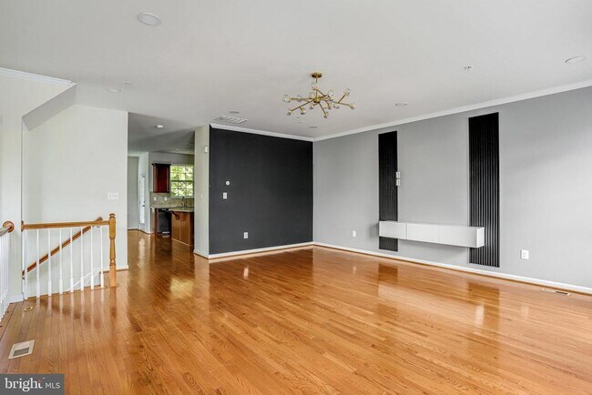 Building Photo - 23210 Roberts Tavern Dr