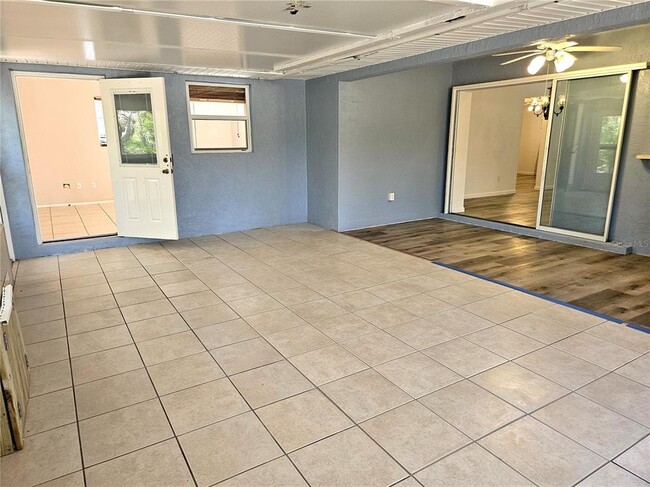 Building Photo - 1088 Panda Rd