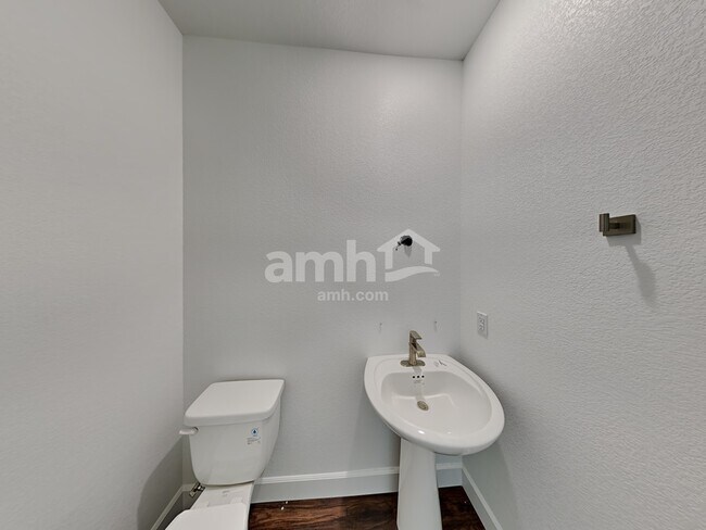 Building Photo - 3357 Blodwen St