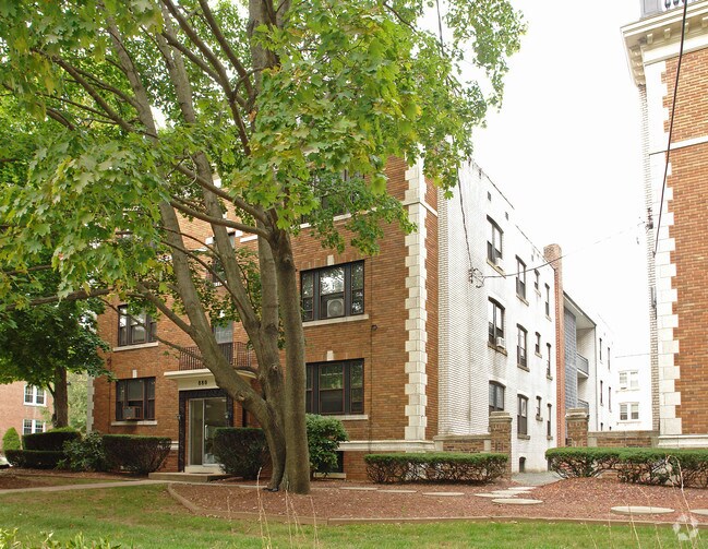 880886 Farmington Ave 880886 Farmington Ave West Hartford CT 06119