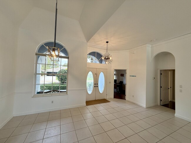 Building Photo - 1043 SW Pigeon Plum Way