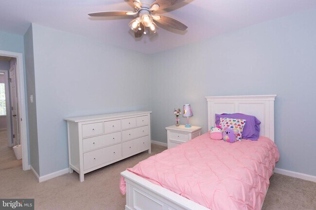 Building Photo - 8061 Side Hill Dr