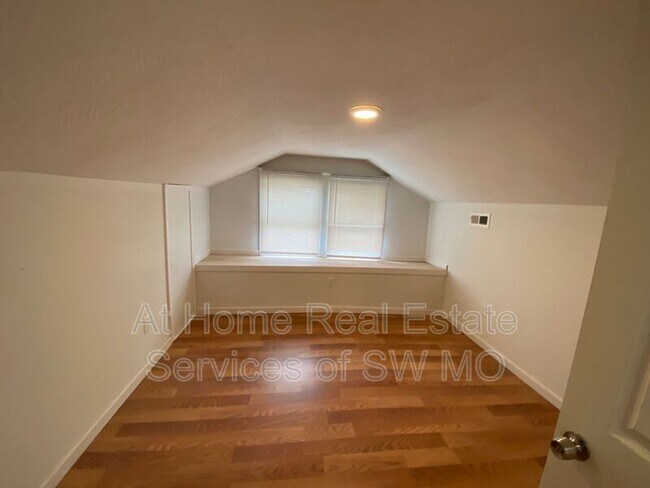 Building Photo - 617 S Fort Ave