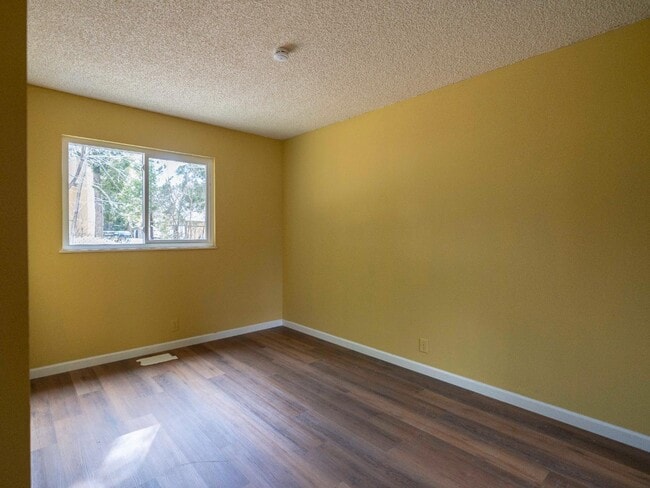 Building Photo - 26425 Lake Forest Dr