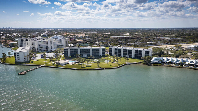 Building Photo - 100 Intracoastal Pl