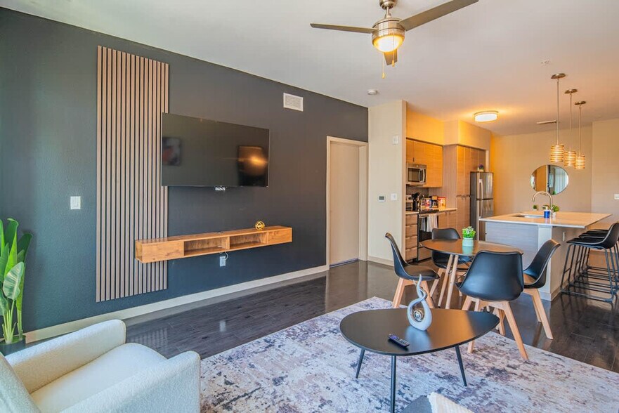 Building Photo - 290 E Roosevelt St