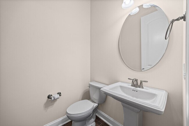 Building Photo - Stunning 4 bedrm, 3.5 Bath home in Chapel Cove of South Charlotte!