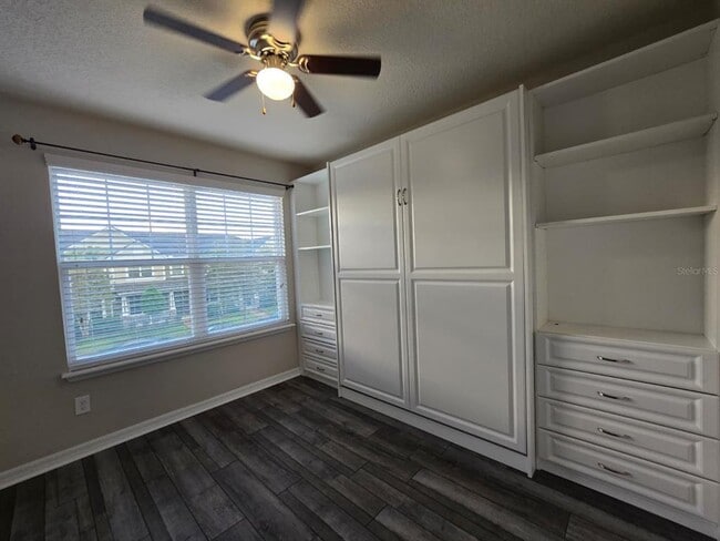 Building Photo - 8642 Vedder Ln