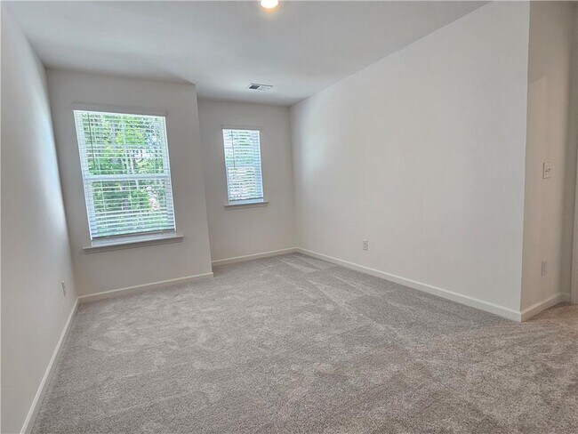 Building Photo - 2427 Livi Ln