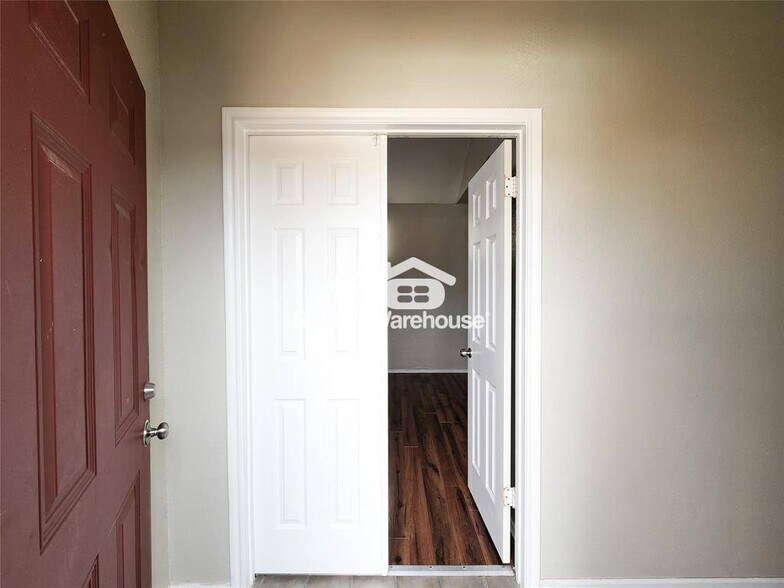 Building Photo - 14550 Fonmeadow Dr