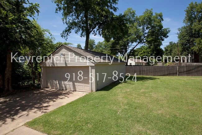 Building Photo - Stunning 2 Bed 1 Bath Home on Quiet Street: NO PETS!