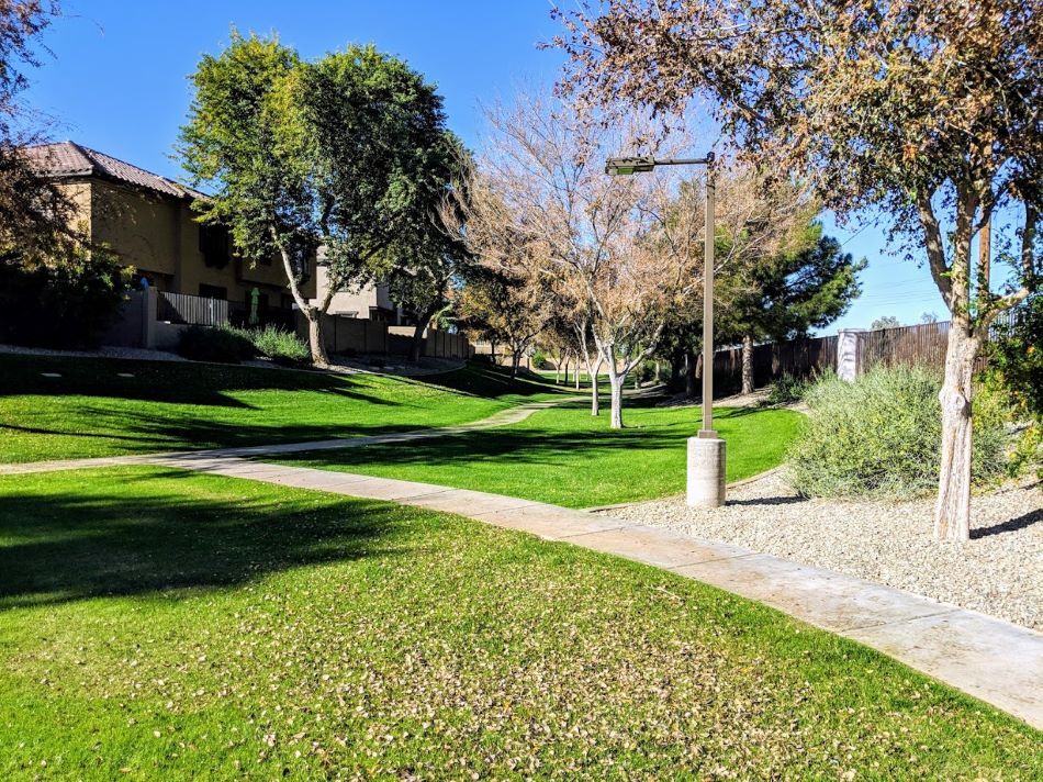 Building Photo - 2813 E Dunbar Dr