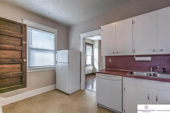 Building Photo - 2125 S 35th Ave