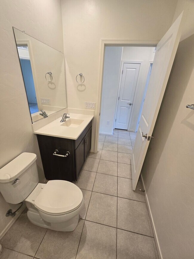 Building Photo - Like-New Home in Southeast Tucson’s Most Desirable Neighborhood!