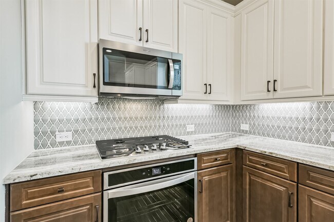 Building Photo - 16615 Tranquility Grove Dr