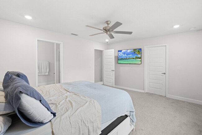 Building Photo - 692 NE Turtleback Trail