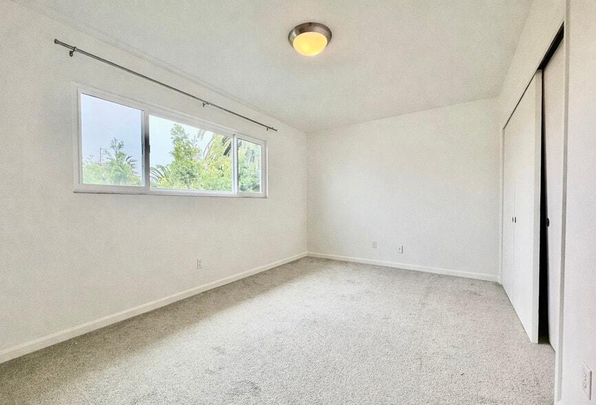 Building Photo - 6501 Raymond St