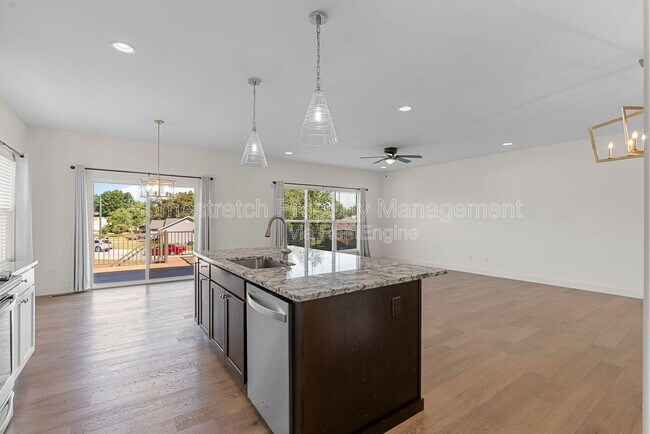 Building Photo - 521 Upper Ridgepointe Ct