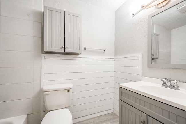 Building Photo - 318 Blue Tail Dr