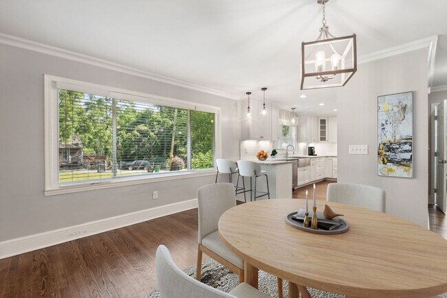 Building Photo - Charming 3BR House in Charlotte