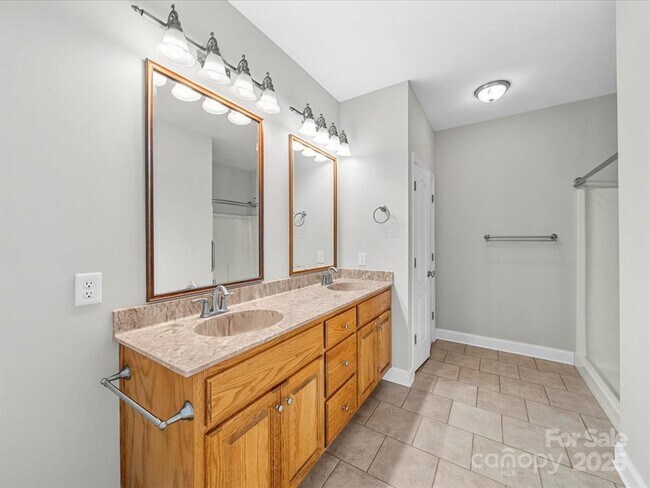 Building Photo - Gorgeous 3 Bed/2 Bath Home for Rent