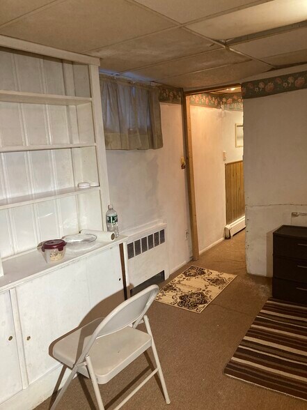 Bdrm heat radiator – exit to kitch - 764 Lenore Ln