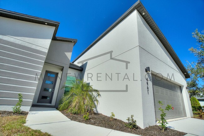 Building Photo - Deposit-Free! Get $1,000 OFF your first mo...