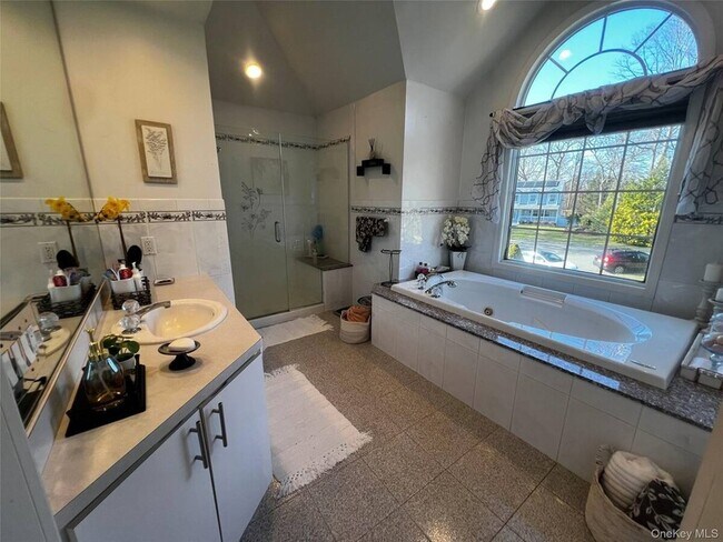 Building Photo - 6 Kara Ct