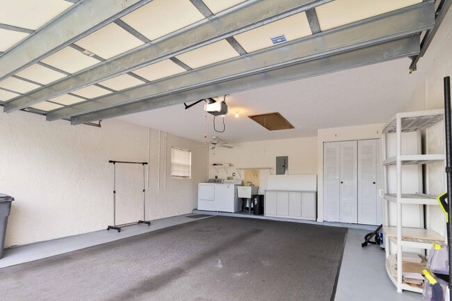 Building Photo - 3852 Wendy Anne Cir