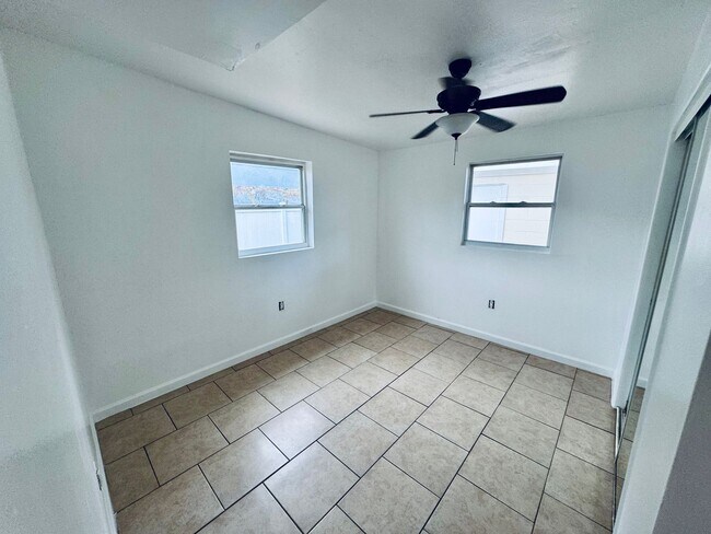 Building Photo - For Rent – 4 Bedroom Single Family Home in Pinellas Park, FL