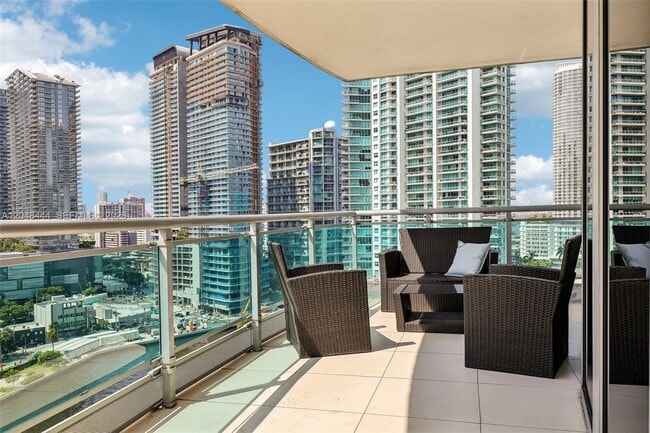 Building Photo - 350 S Miami Ave