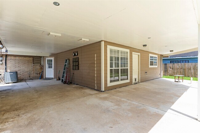 Building Photo - 10906 Keese Dr
