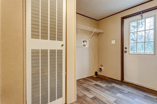 Building Photo - 10757 Doe Hill Dr