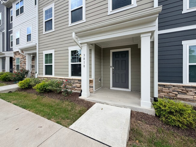 Building Photo - 3018 Brellon Ln