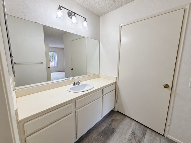 Building Photo - 4090 Rosenda Ct