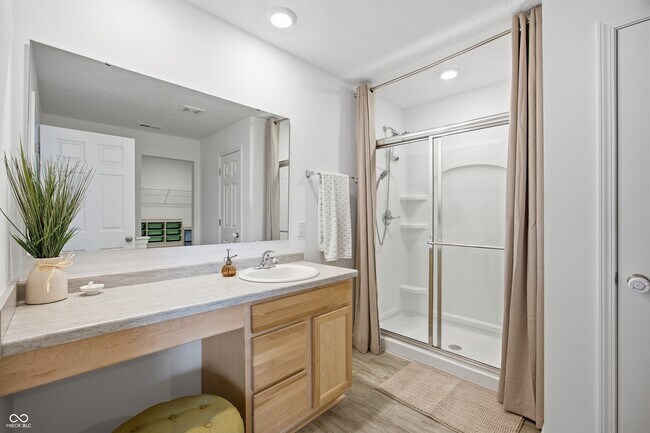 Building Photo - 6758 Honeysuckle Way