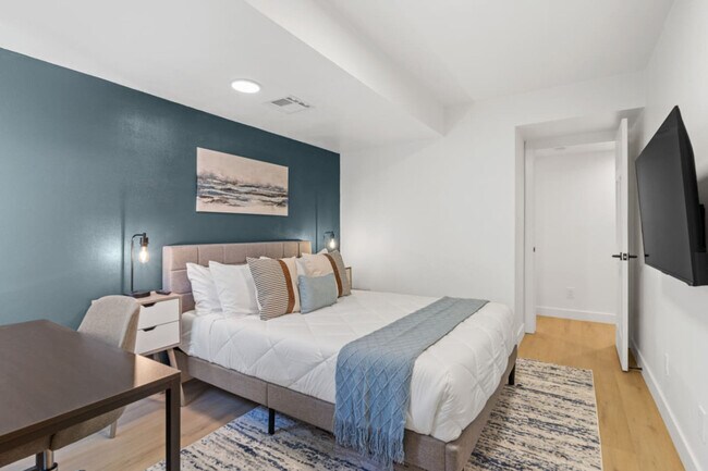 Building Photo - 4637 N 8th Pl