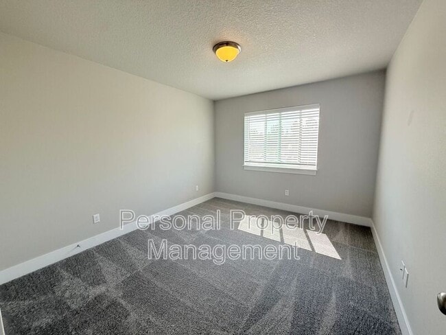 Building Photo - 1530 NW 29th Pl