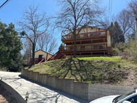 Building Photo - 3 bedroom, 1 & 1/4 baths on Arth
