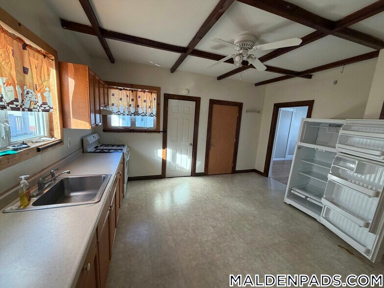 Building Photo - 214 Washington St