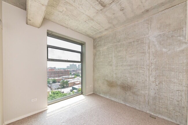 Building Photo - 1620 S Michigan Ave