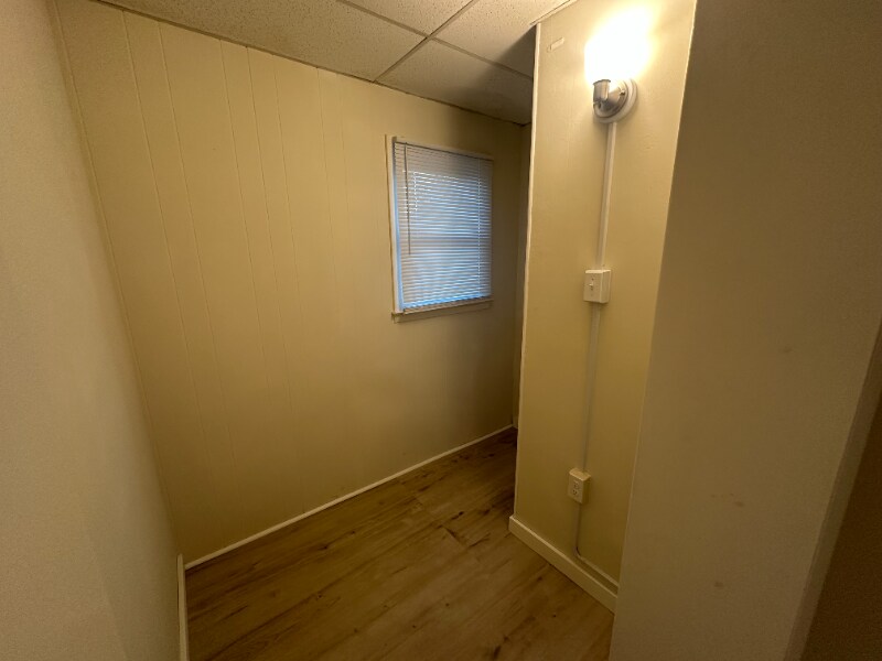 Building Photo - 402 E Vine St