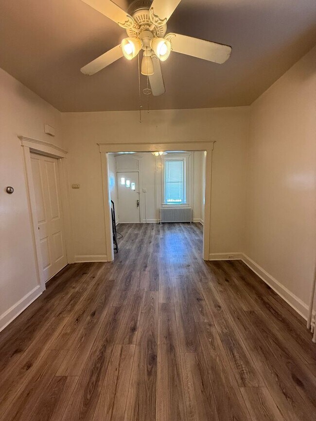 Building Photo - 204 E High St